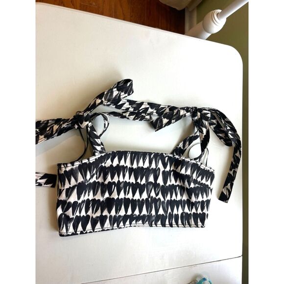 NWT ZARA Crop Top Sz S  Hearts Black White Smocked Bow Tie Shoulder Straps - Picture 2 of 8